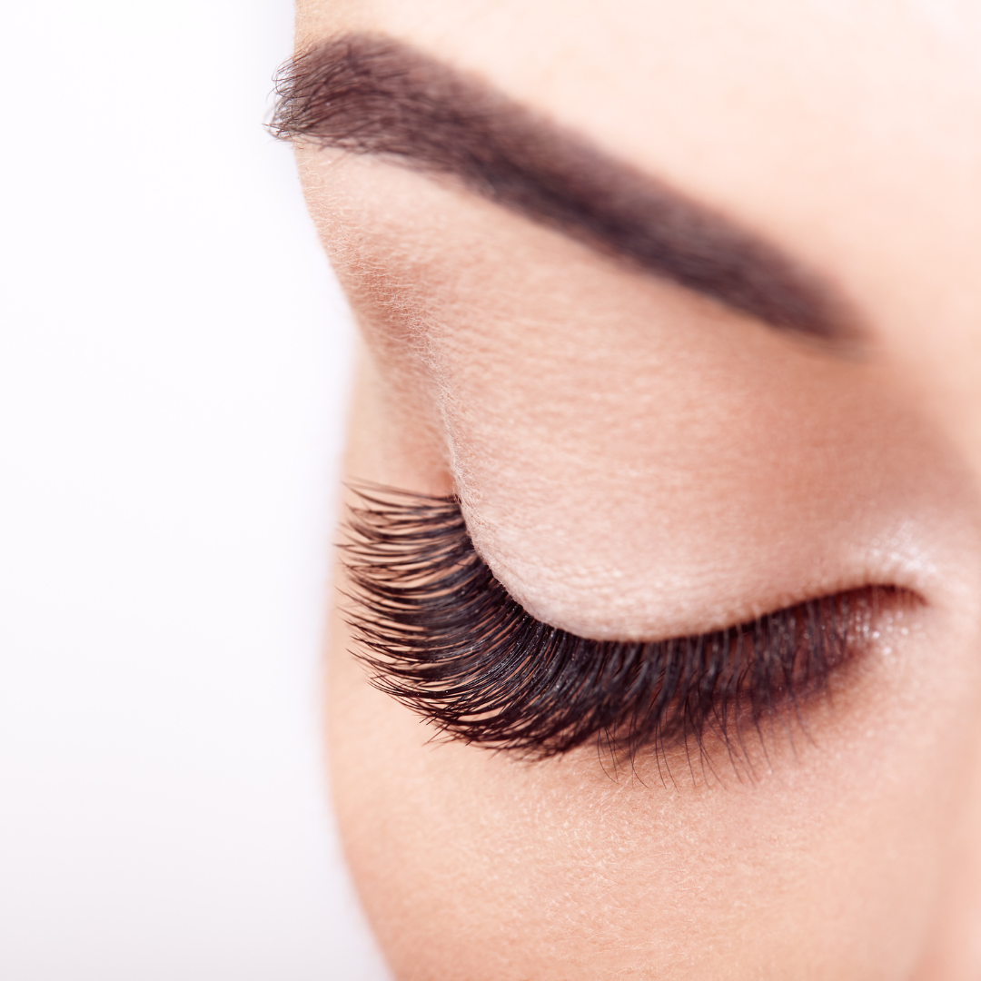 Dépose extension de cils
